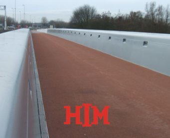 Add color to every bridge deck with a wearing course from HIM