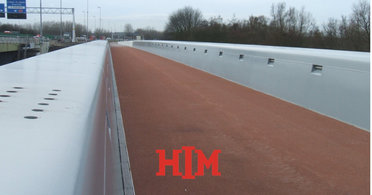 Add color to every bridge deck with a wearing course from HIM